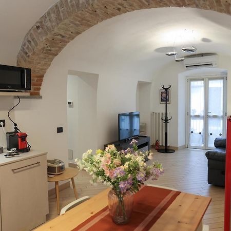 Asti Historic Center - Appartamento Trincotto エクステリア 写真
