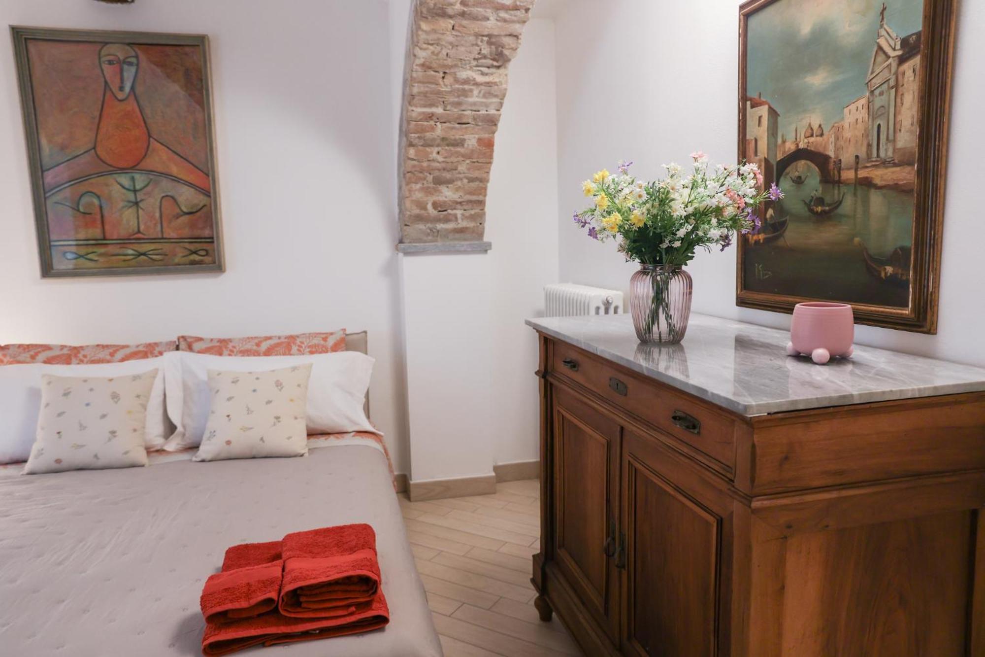 Asti Historic Center - Appartamento Trincotto エクステリア 写真