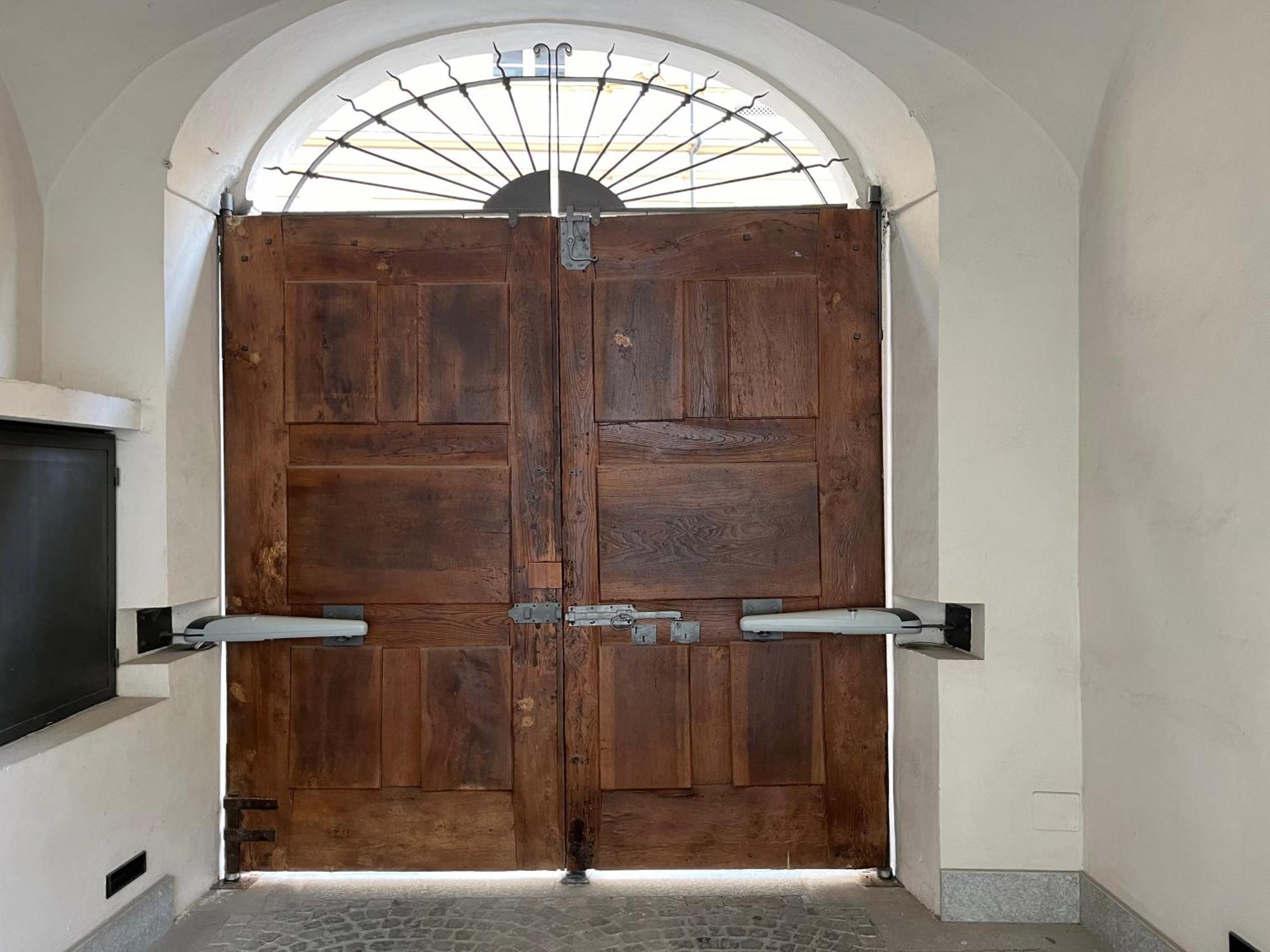 Asti Historic Center - Appartamento Trincotto エクステリア 写真